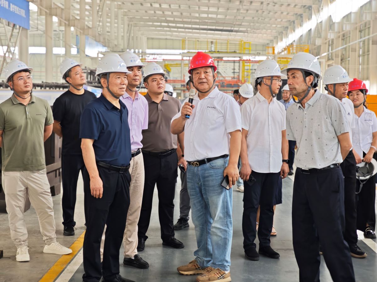 對(duì)標(biāo)先進(jìn)，共謀發(fā)展——新化縣企業(yè)家代表團(tuán)赴婁星產(chǎn)業(yè)開(kāi)發(fā)區(qū)考察學(xué)習(xí)